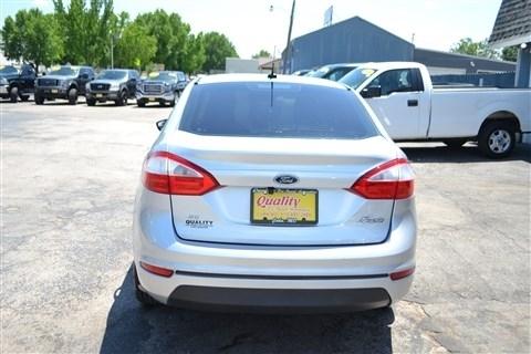 Ford Fiesta 4dr Sdn SE 2016
