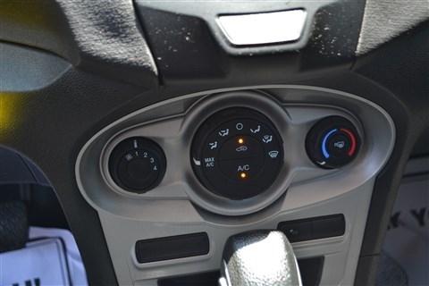 Ford Fiesta 4dr Sdn SE 2016