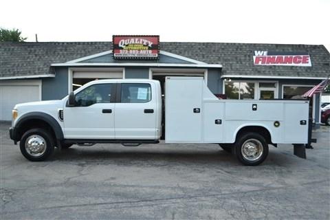 Ford Super Duty F-550 DRW XLT 2WD Crew Cab 179" WB 60" CA 2017
