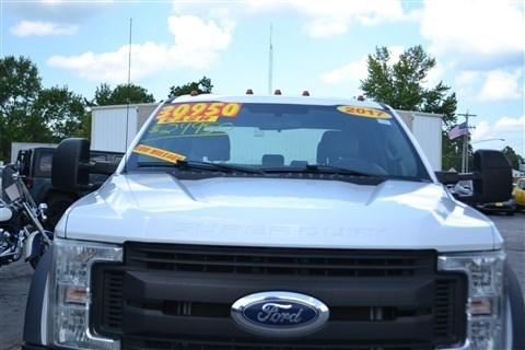 Ford Super Duty F-550 DRW XLT 2WD Crew Cab 179" WB 60" CA 2017