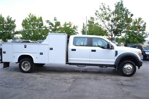 Ford Super Duty F-550 DRW XLT 2WD Crew Cab 179" WB 60" CA 2017