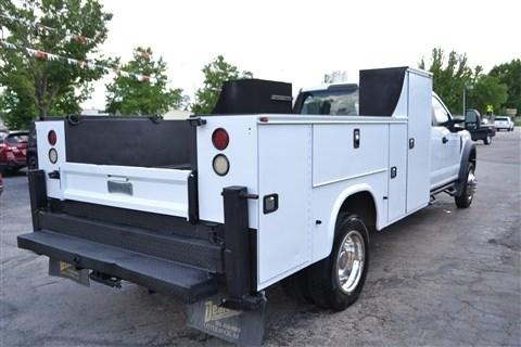 Ford Super Duty F-550 DRW XLT 2WD Crew Cab 179" WB 60" CA 2017