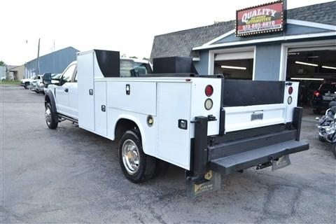 Ford Super Duty F-550 DRW XLT 2WD Crew Cab 179" WB 60" CA 2017