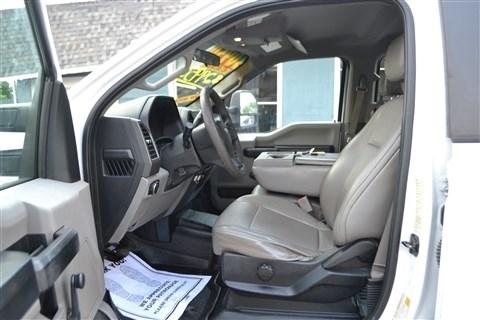Ford Super Duty F-550 DRW XLT 2WD Crew Cab 179" WB 60" CA 2017