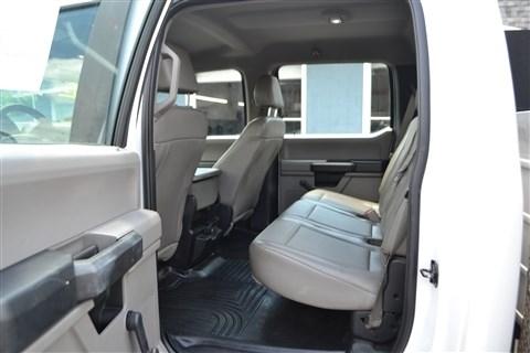Ford Super Duty F-550 DRW XLT 2WD Crew Cab 179" WB 60" CA 2017