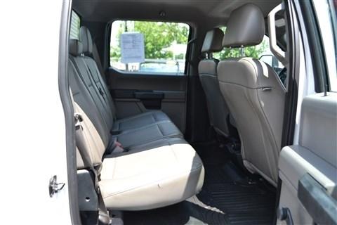 Ford Super Duty F-550 DRW XLT 2WD Crew Cab 179" WB 60" CA 2017