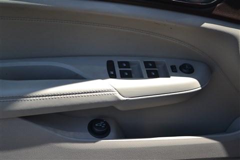 Cadillac SRX FWD 4dr Performance Collection 2011