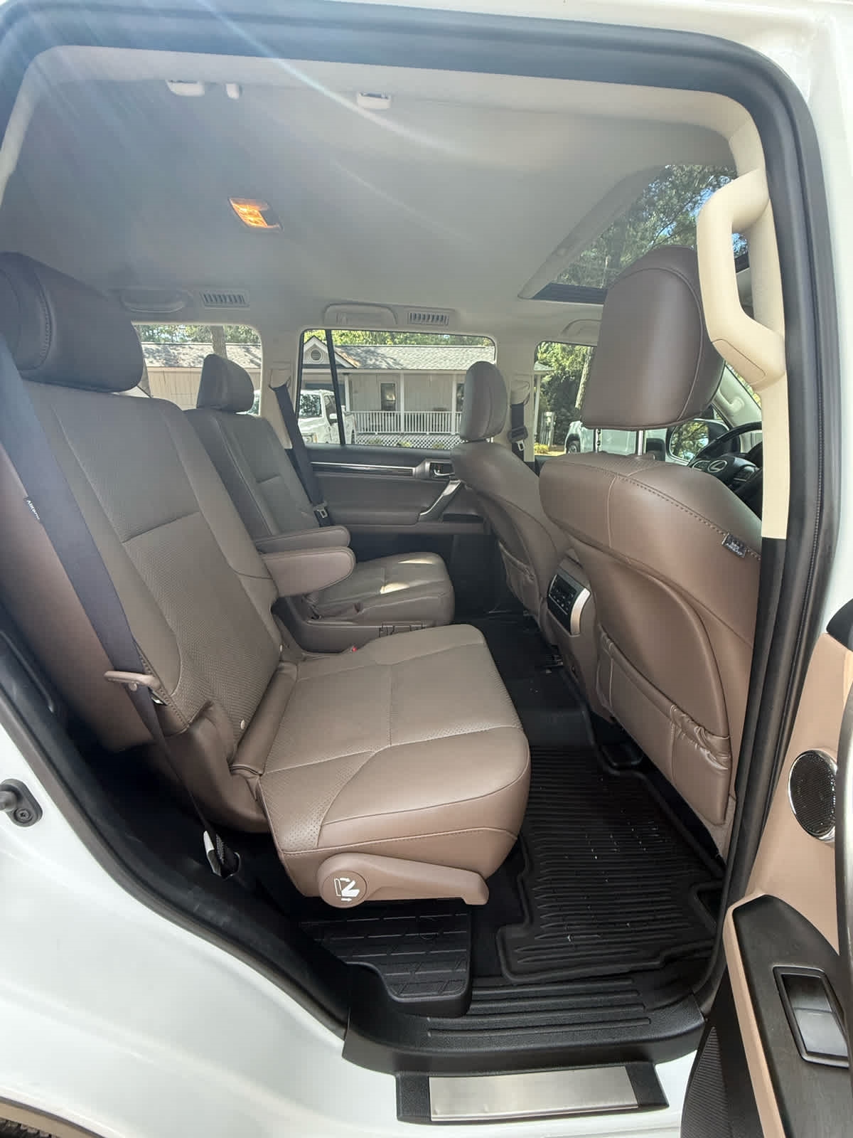 2023 Lexus GX 460 Luxury photo 10
