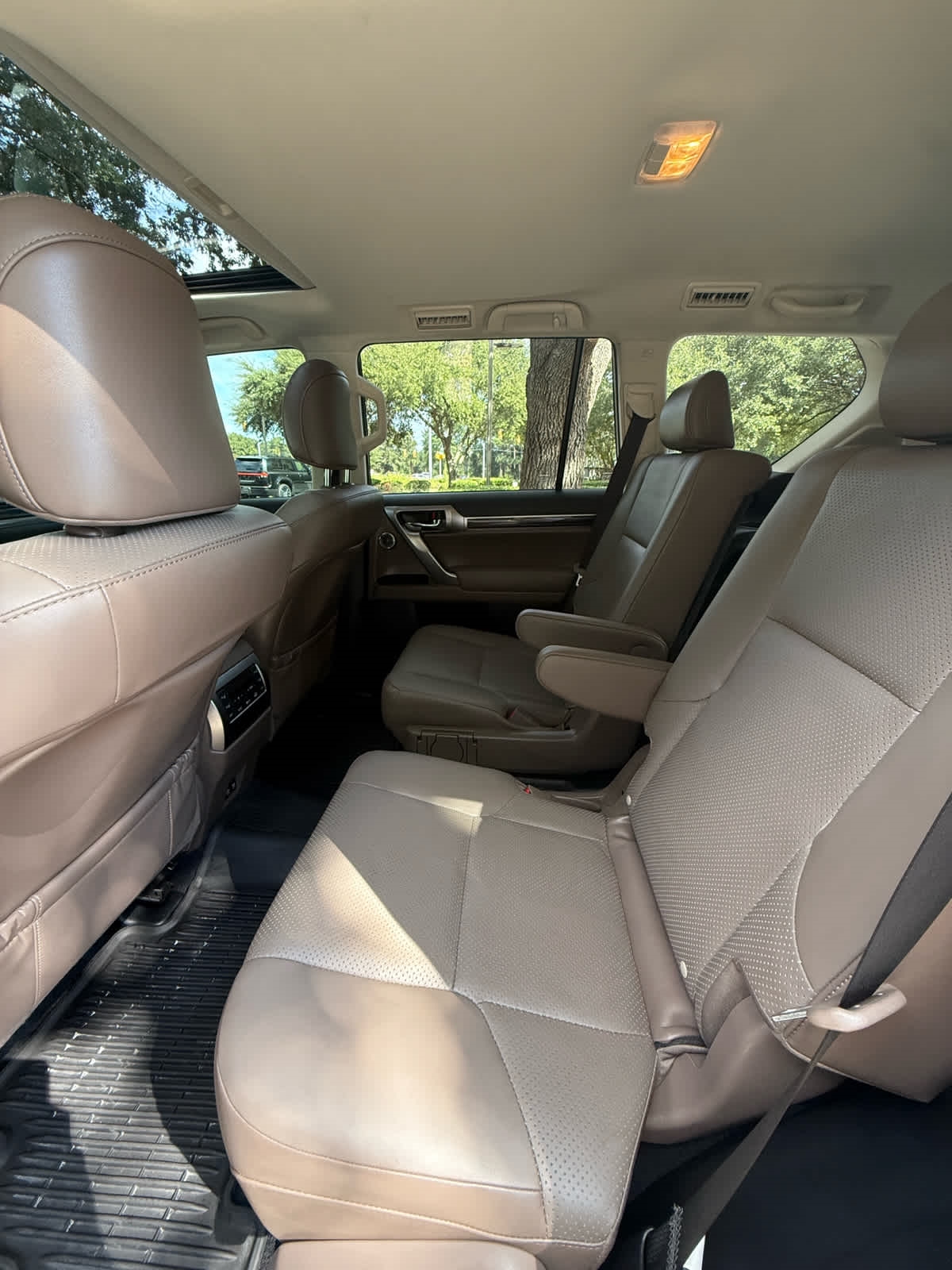 2023 Lexus GX 460 Luxury photo 11
