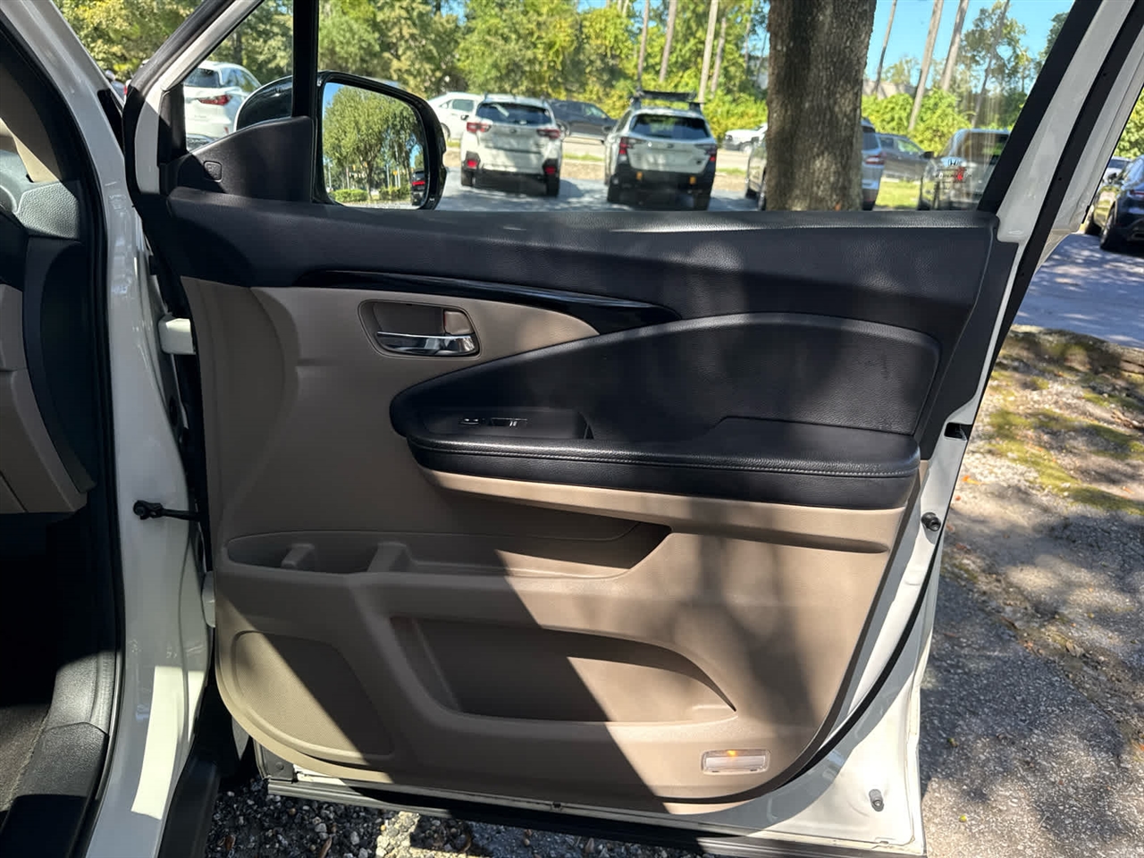 2017 Honda Pilot Elite photo 20