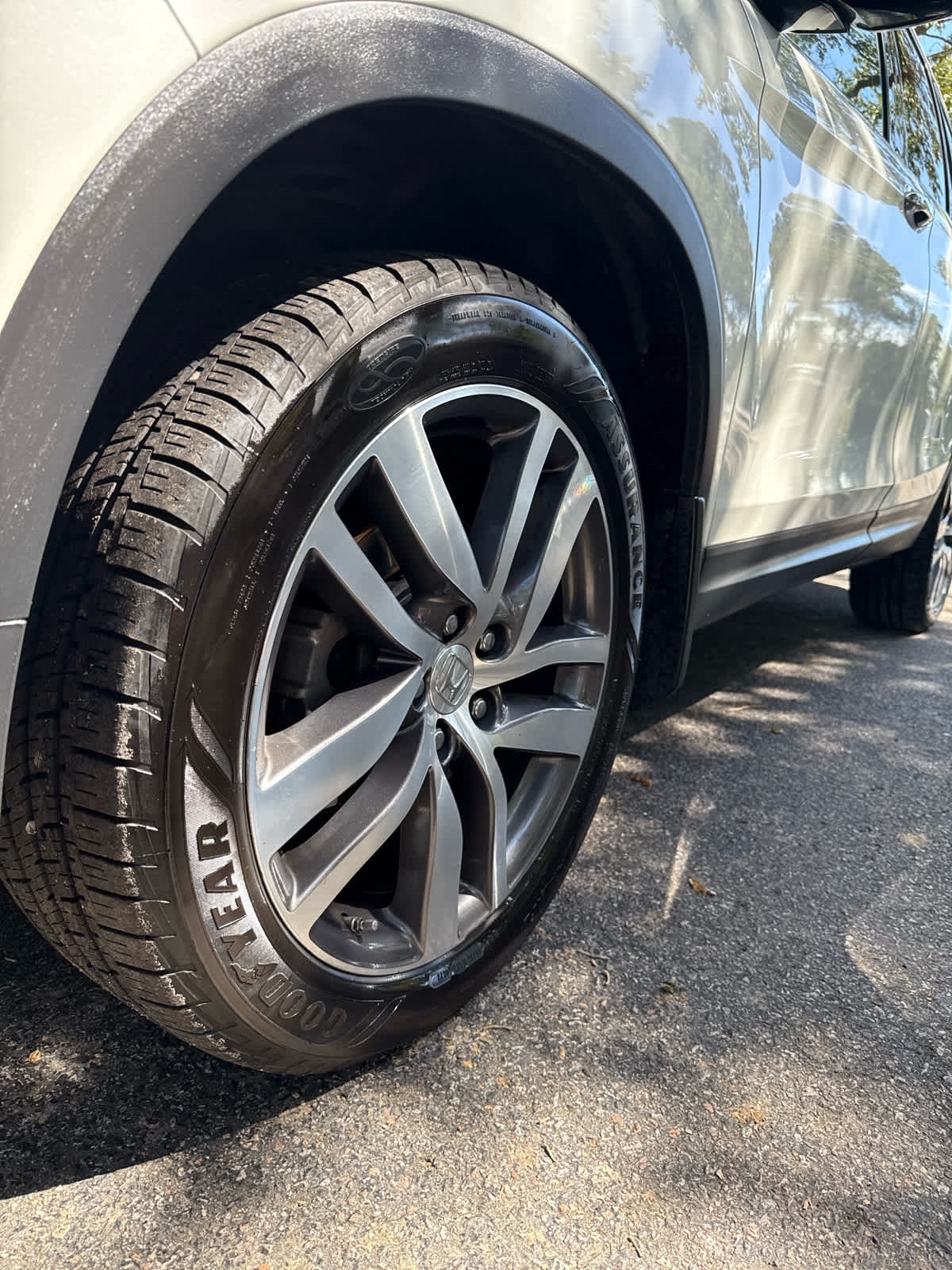 2017 Honda Pilot Elite photo 21