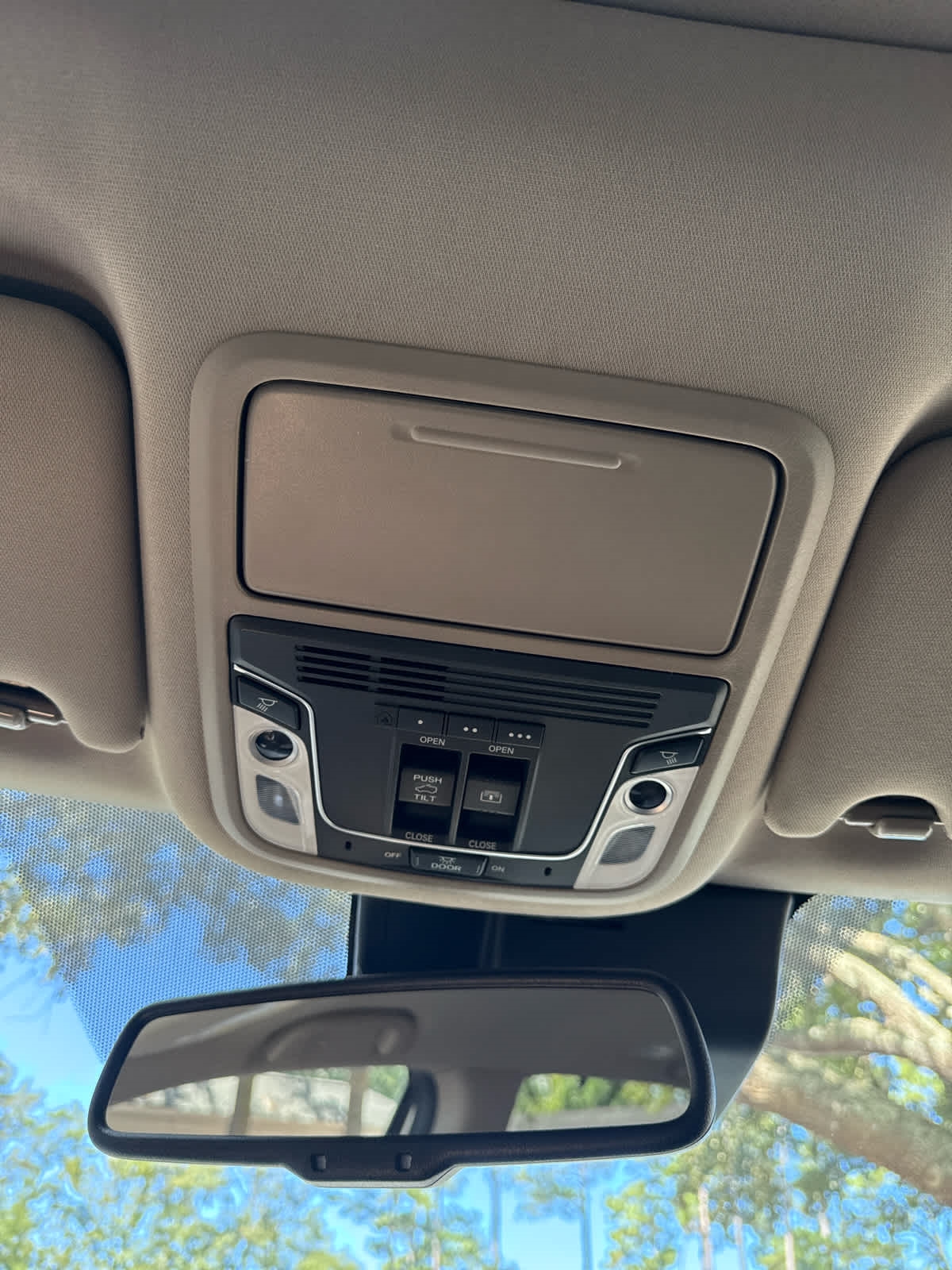 2017 Honda Pilot Elite photo 29