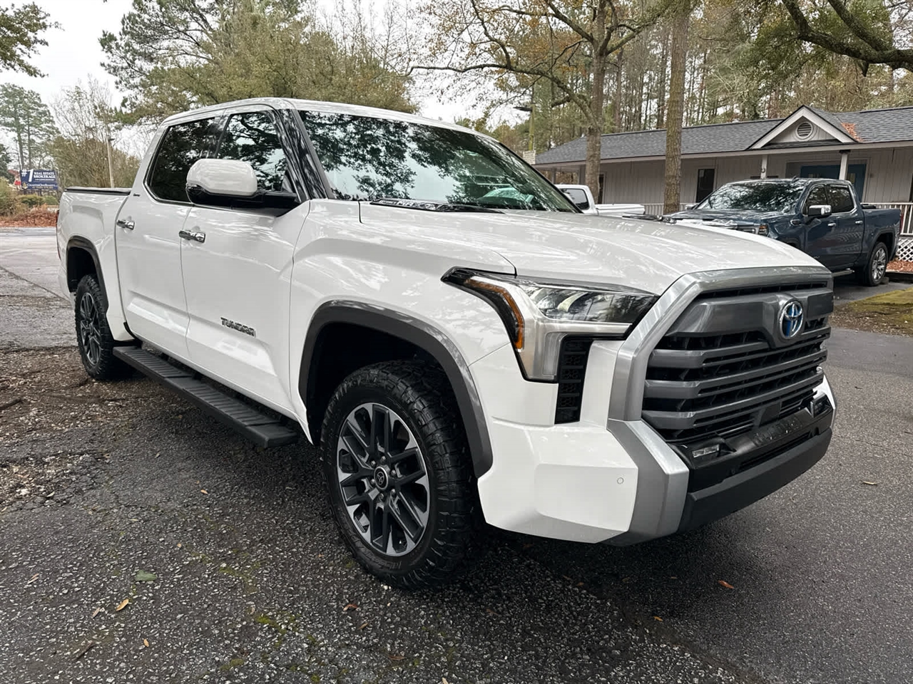 Toyota Tundra  2023