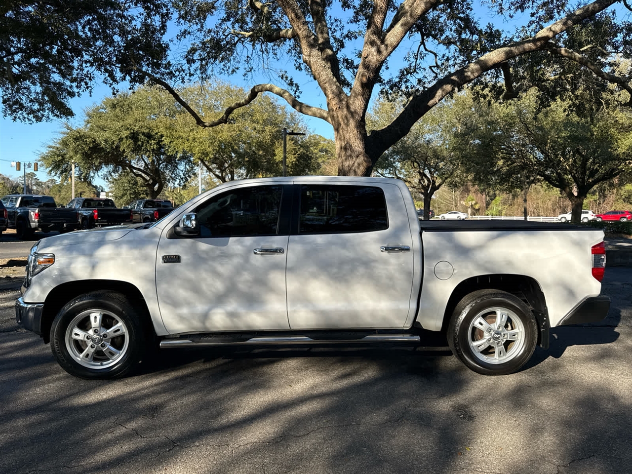 Toyota Tundra  2019