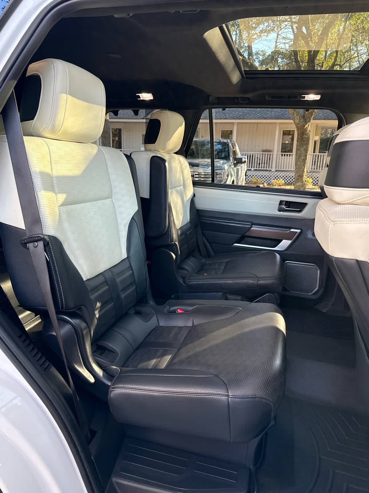 Toyota Sequoia  2025