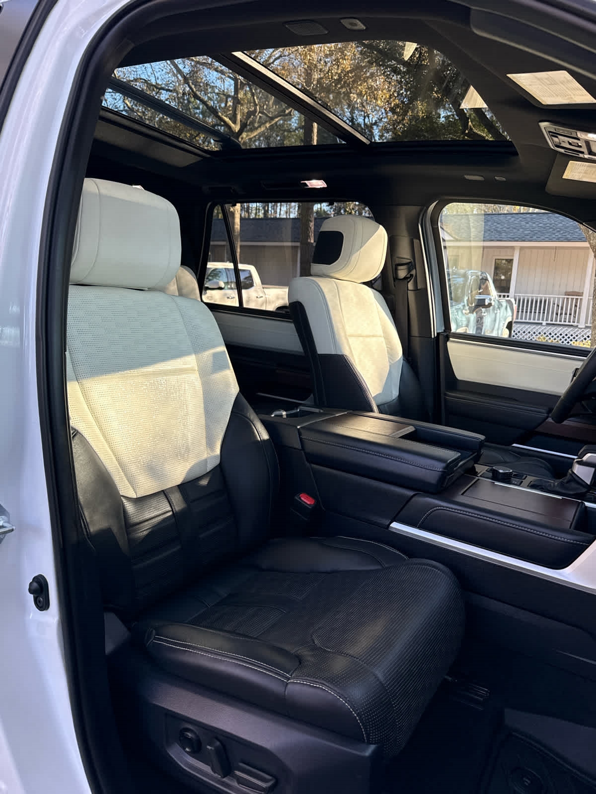 Toyota Sequoia  2025