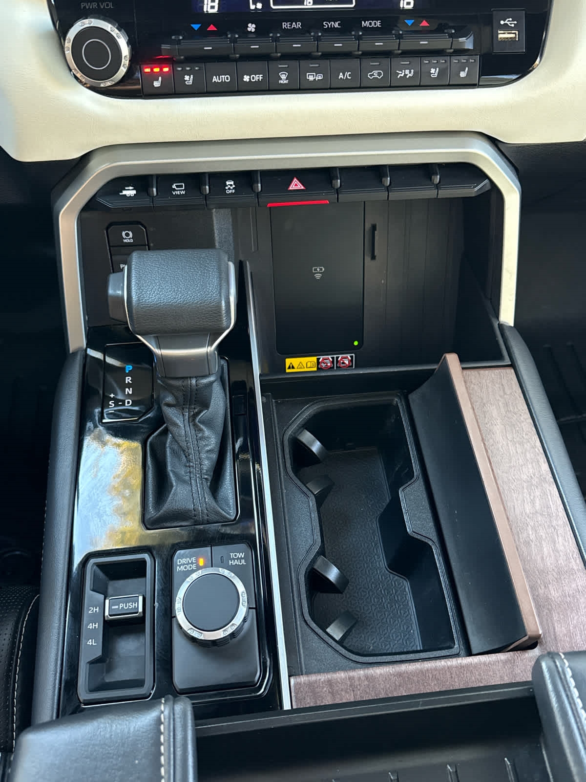 Toyota Sequoia  2025