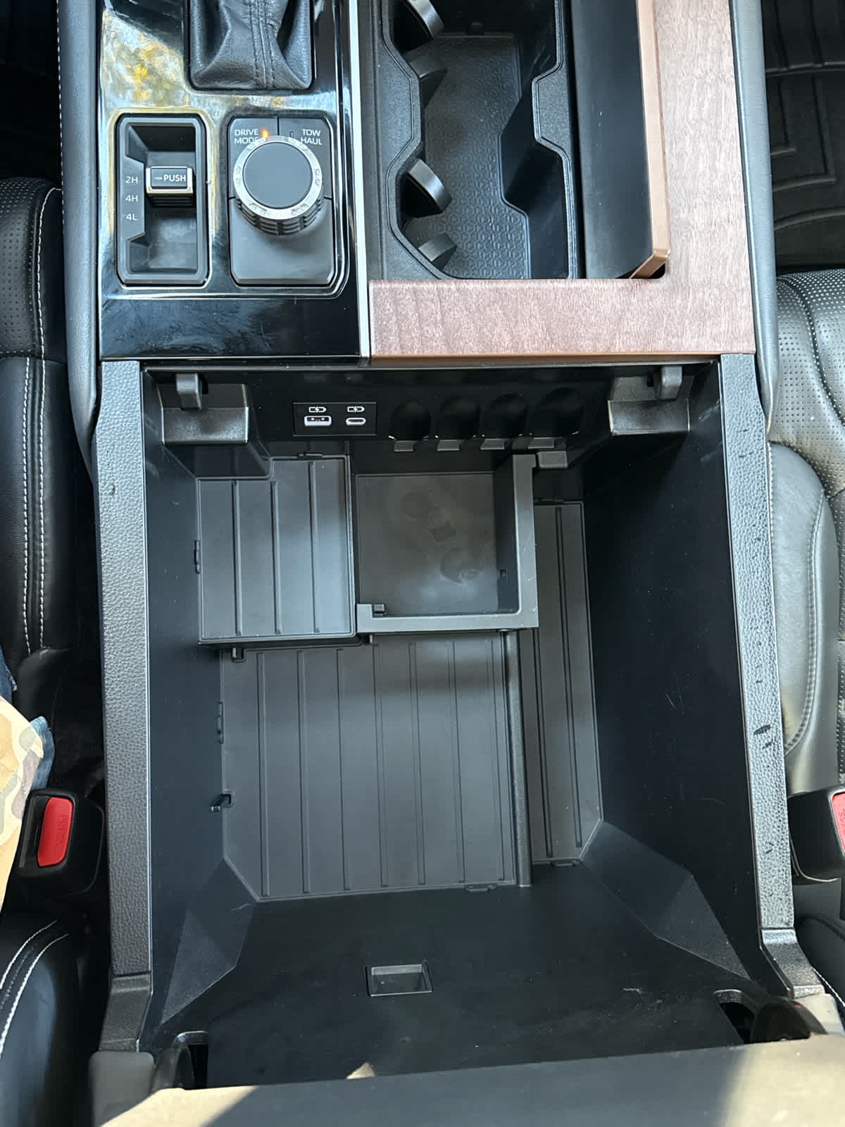 Toyota Sequoia  2025