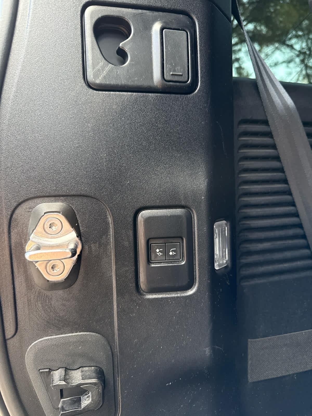 Land Rover Defender  2024