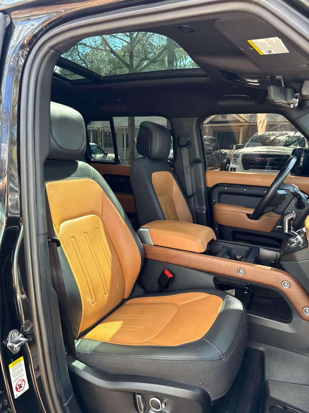 Land Rover Defender  2024