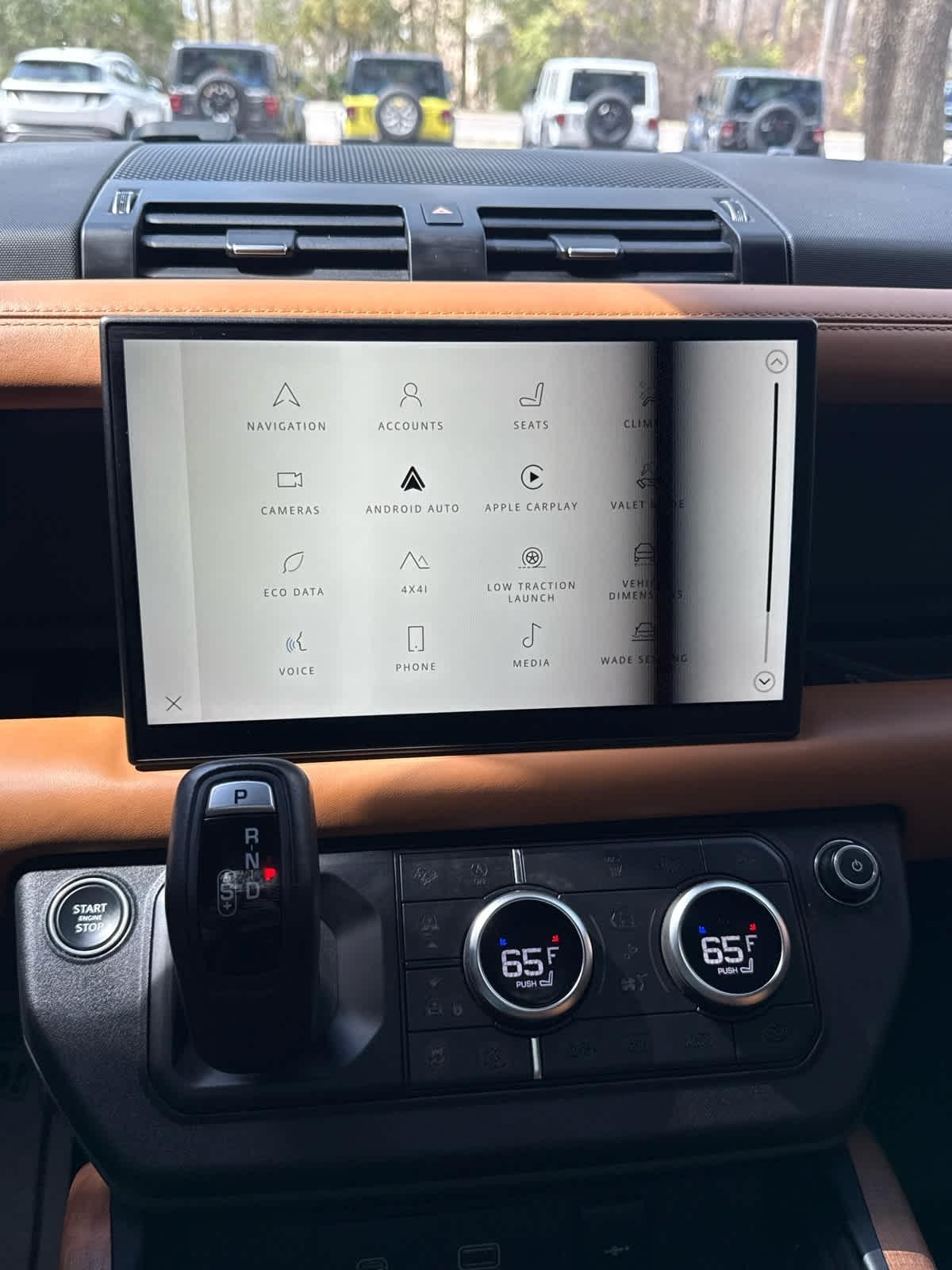 Land Rover Defender  2024