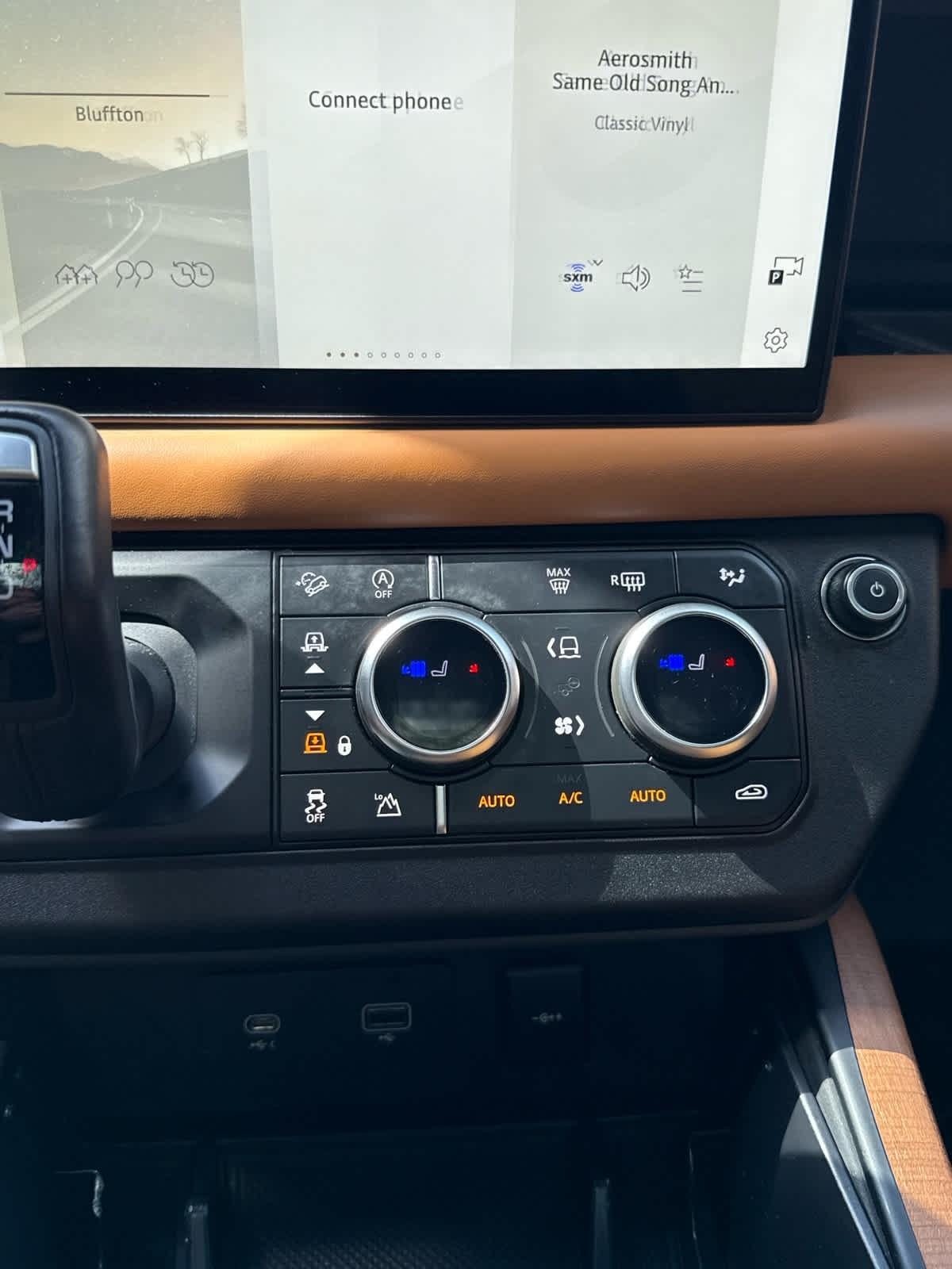 Land Rover Defender  2024