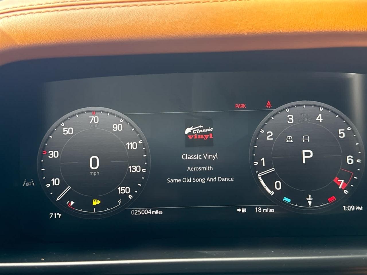 Land Rover Defender  2024