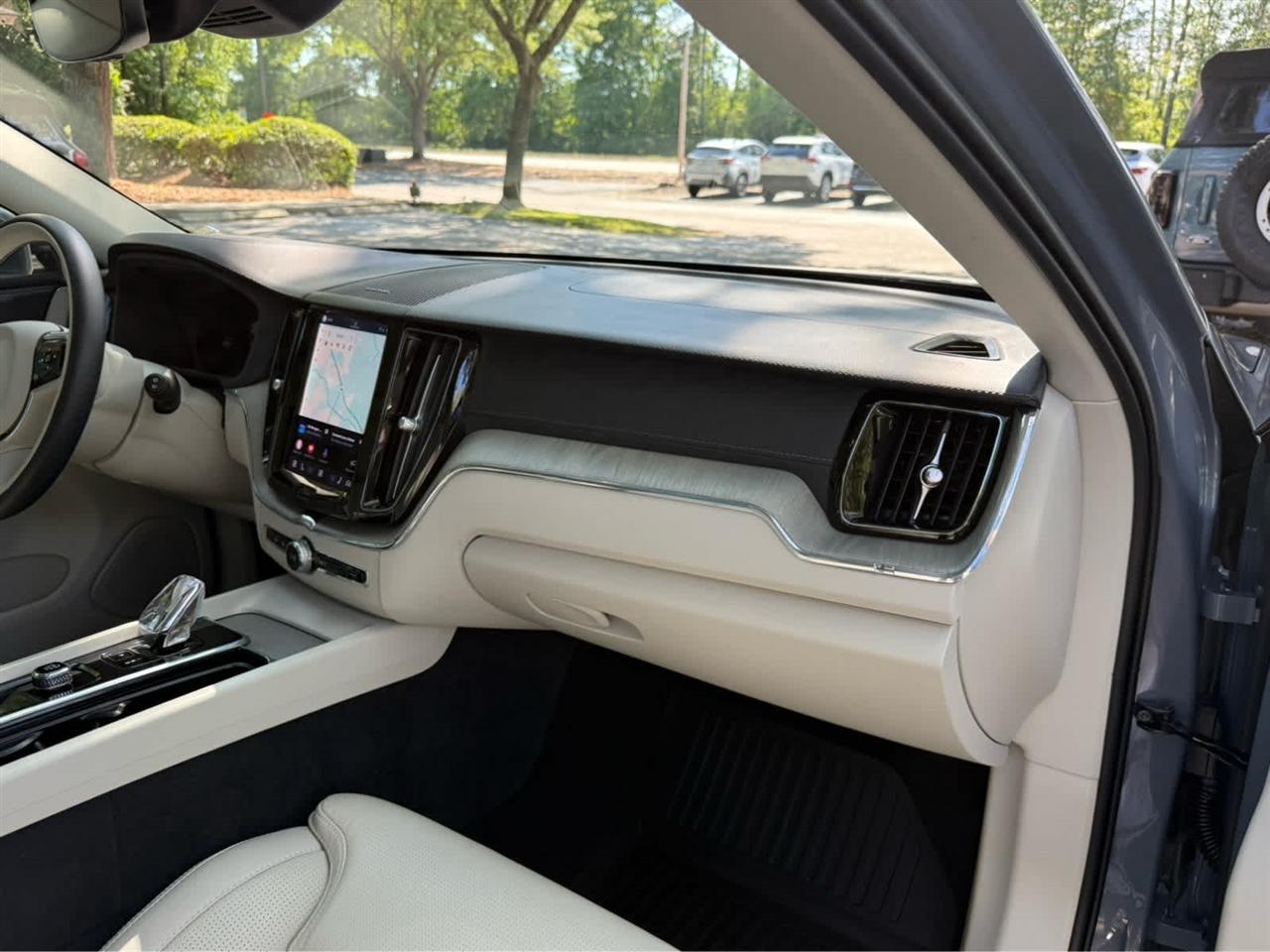 Volvo XC60  2023