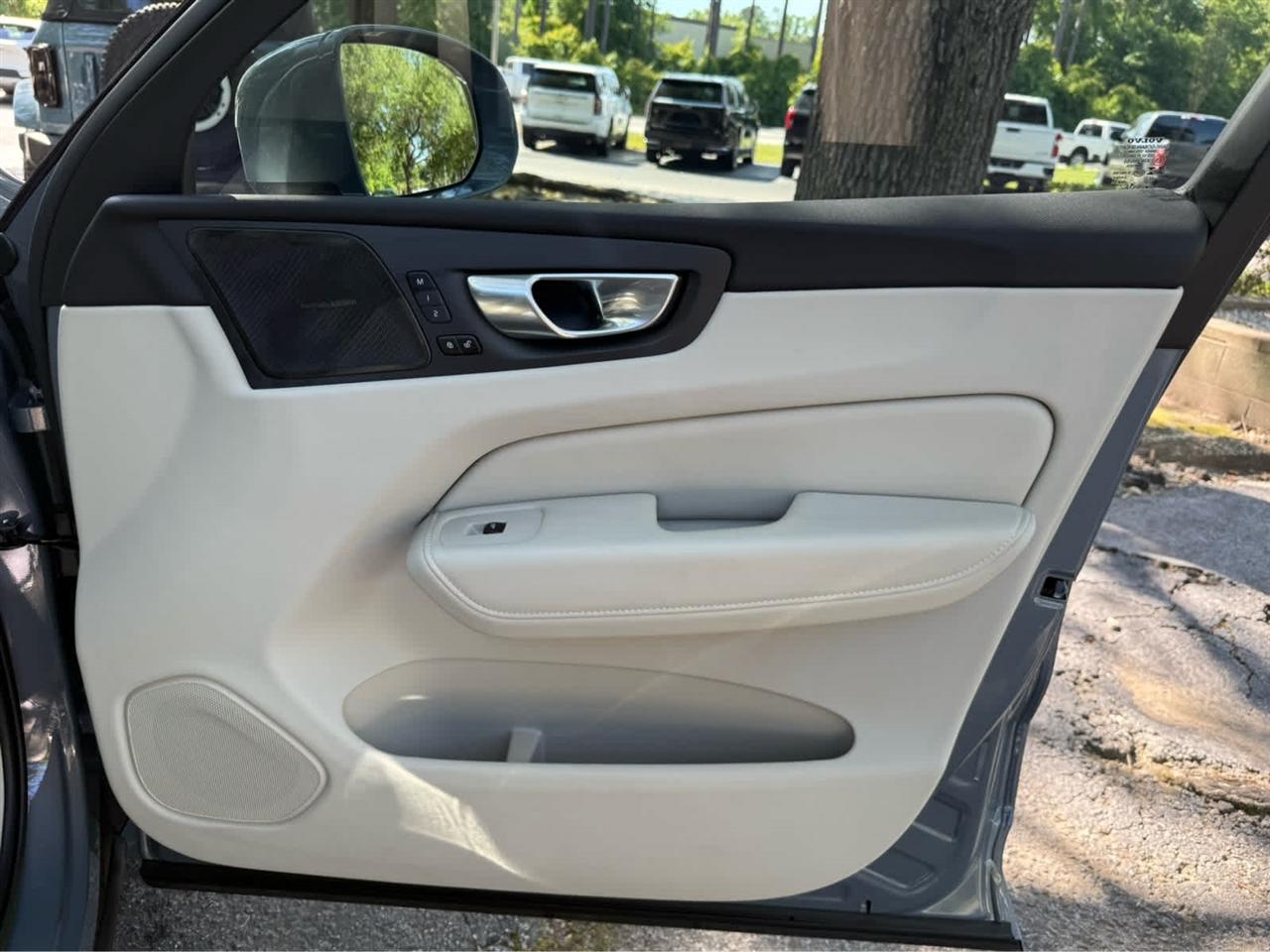 Volvo XC60  2023