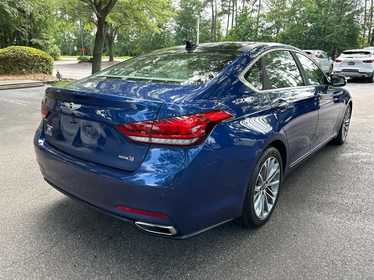Hyundai Genesis  2015