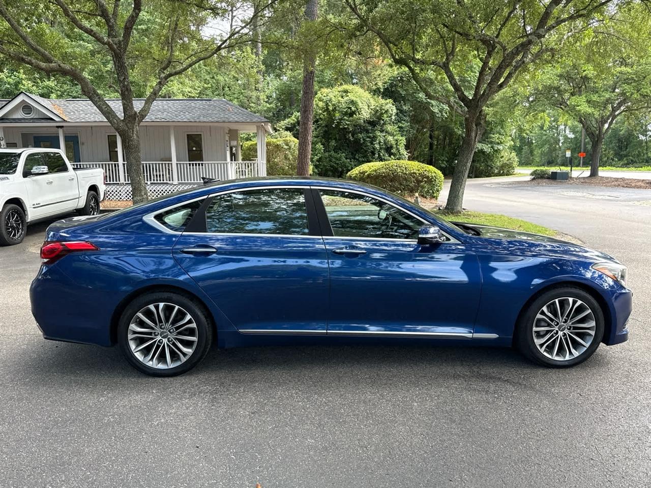 Hyundai Genesis  2015