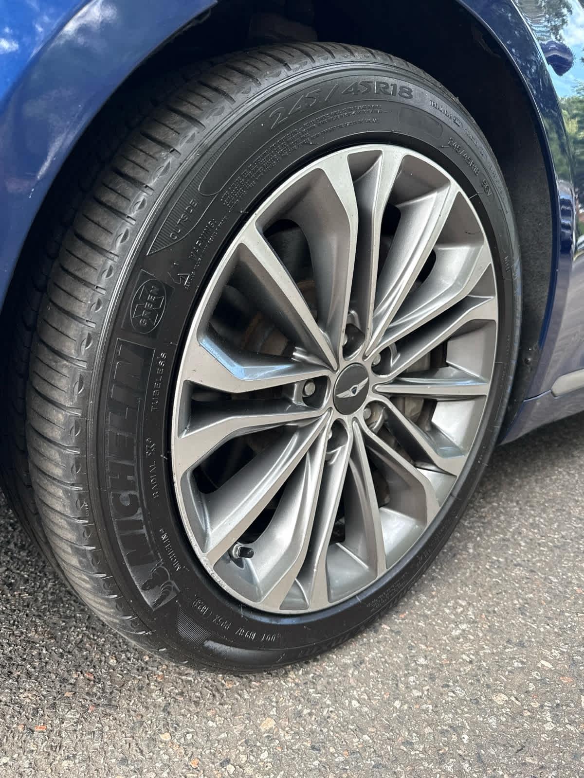 Hyundai Genesis  2015