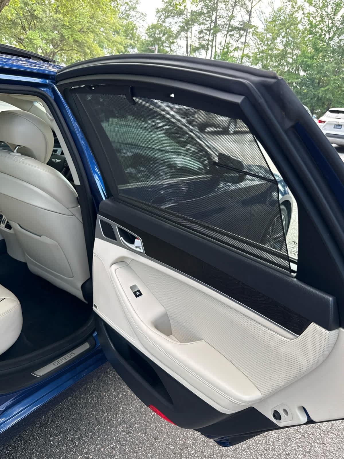 Hyundai Genesis  2015
