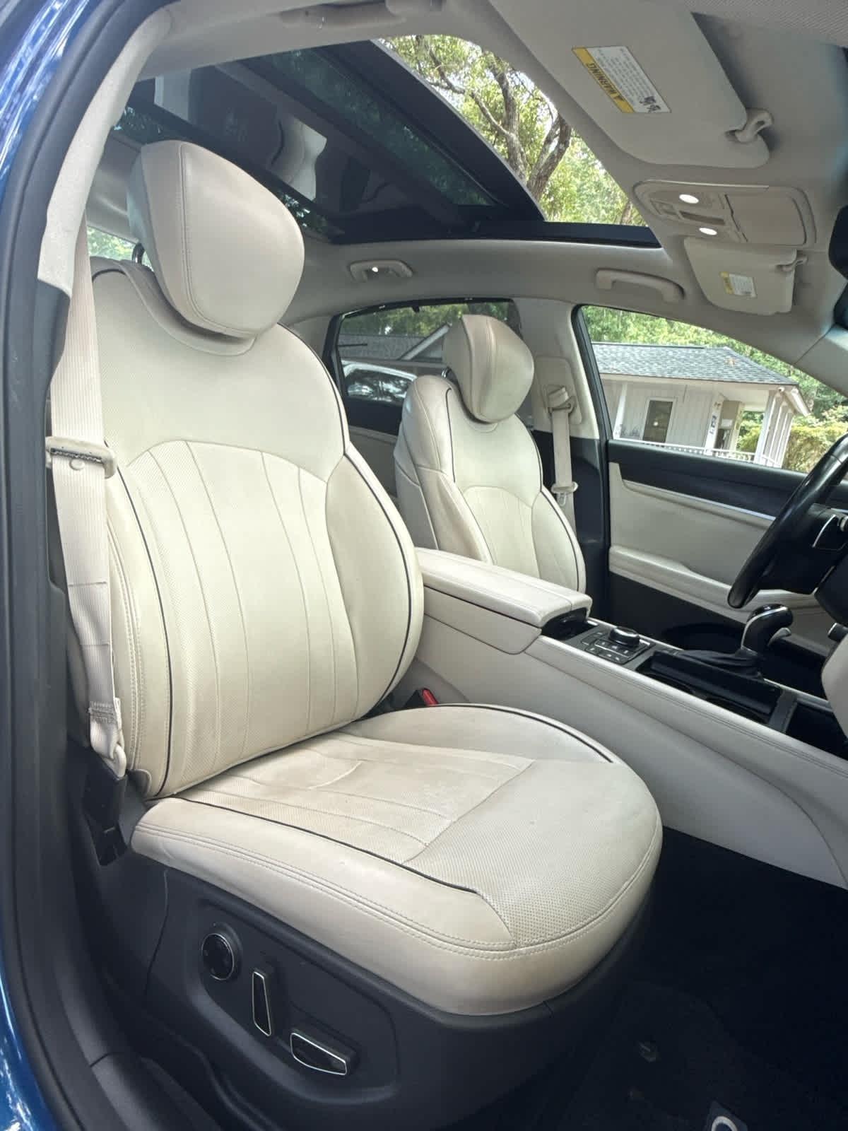 Hyundai Genesis  2015