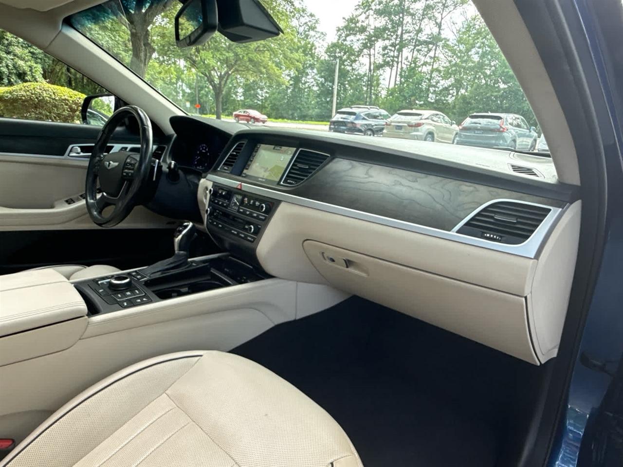 Hyundai Genesis  2015