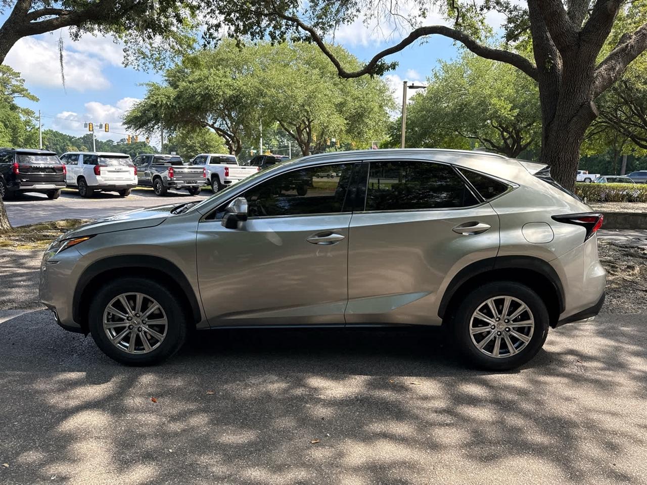 Lexus NX 200t  2017
