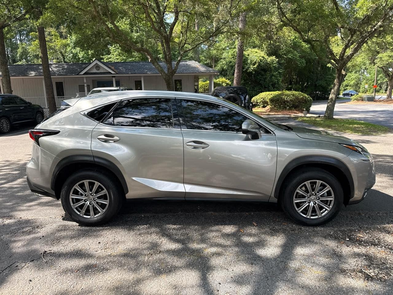 Lexus NX 200t  2017