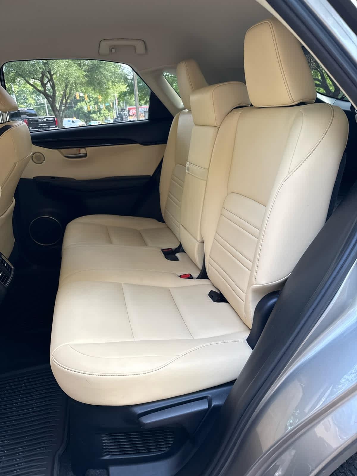 Lexus NX 200t  2017