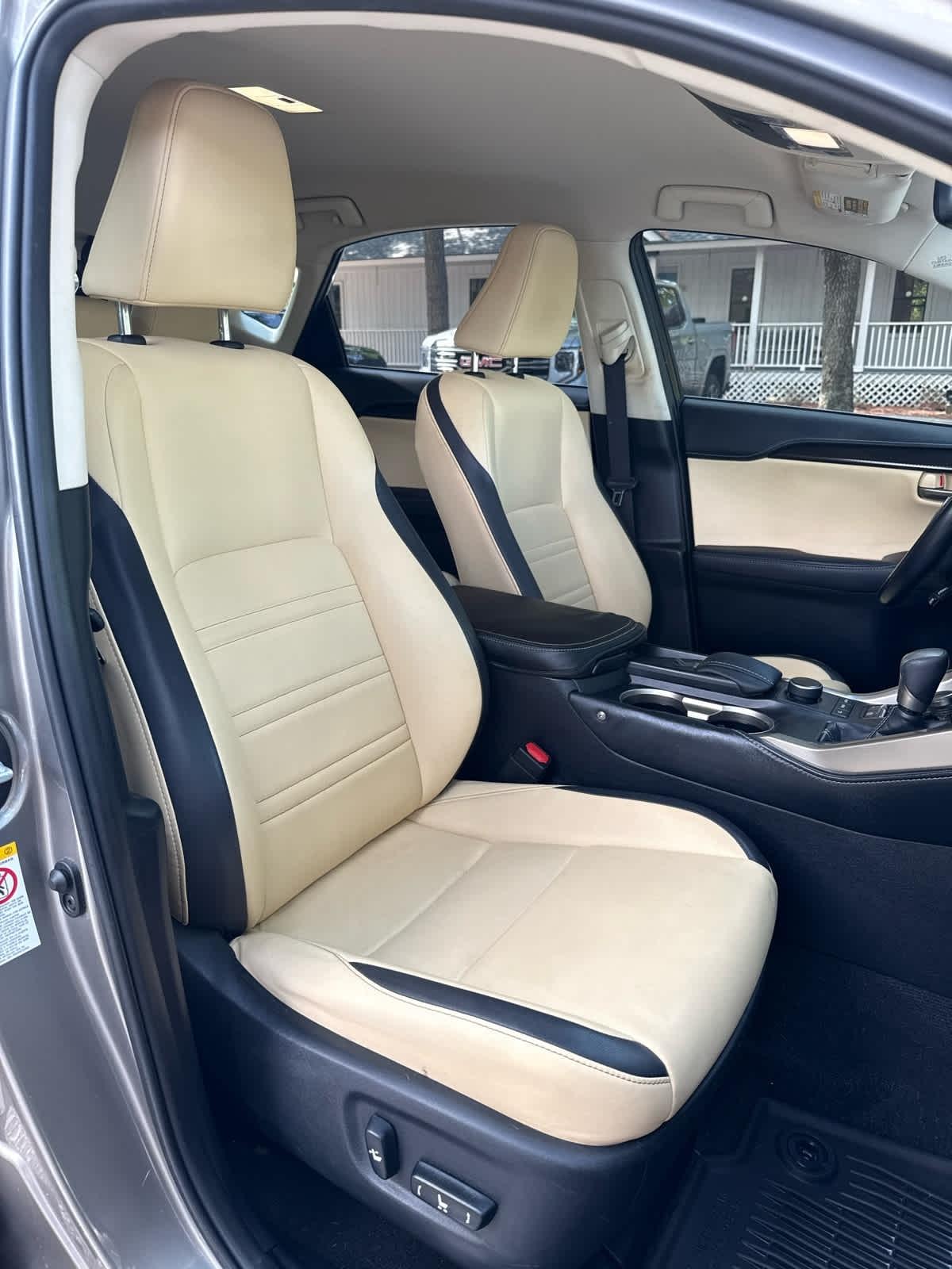 Lexus NX 200t  2017
