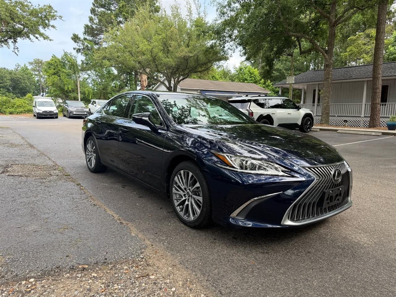 Lexus ES 350  2021