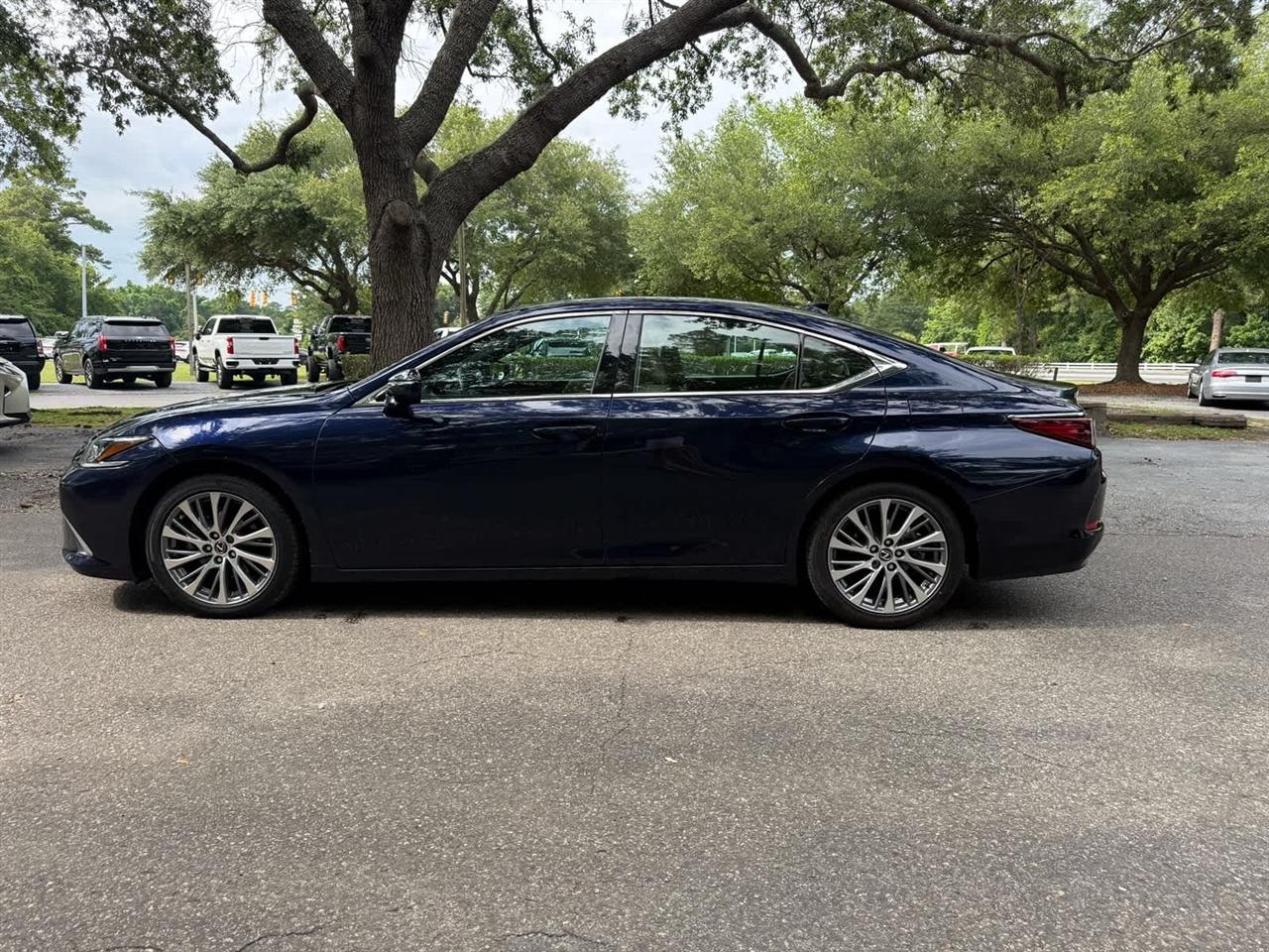 Lexus ES 350  2021