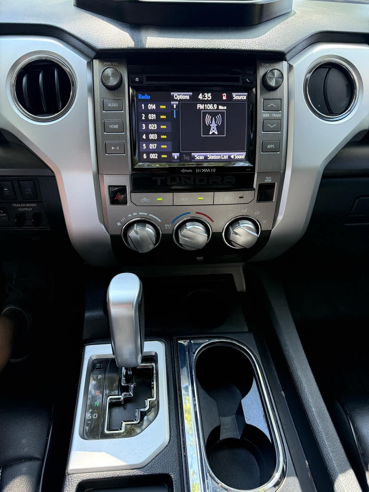 Toyota Tundra  2019