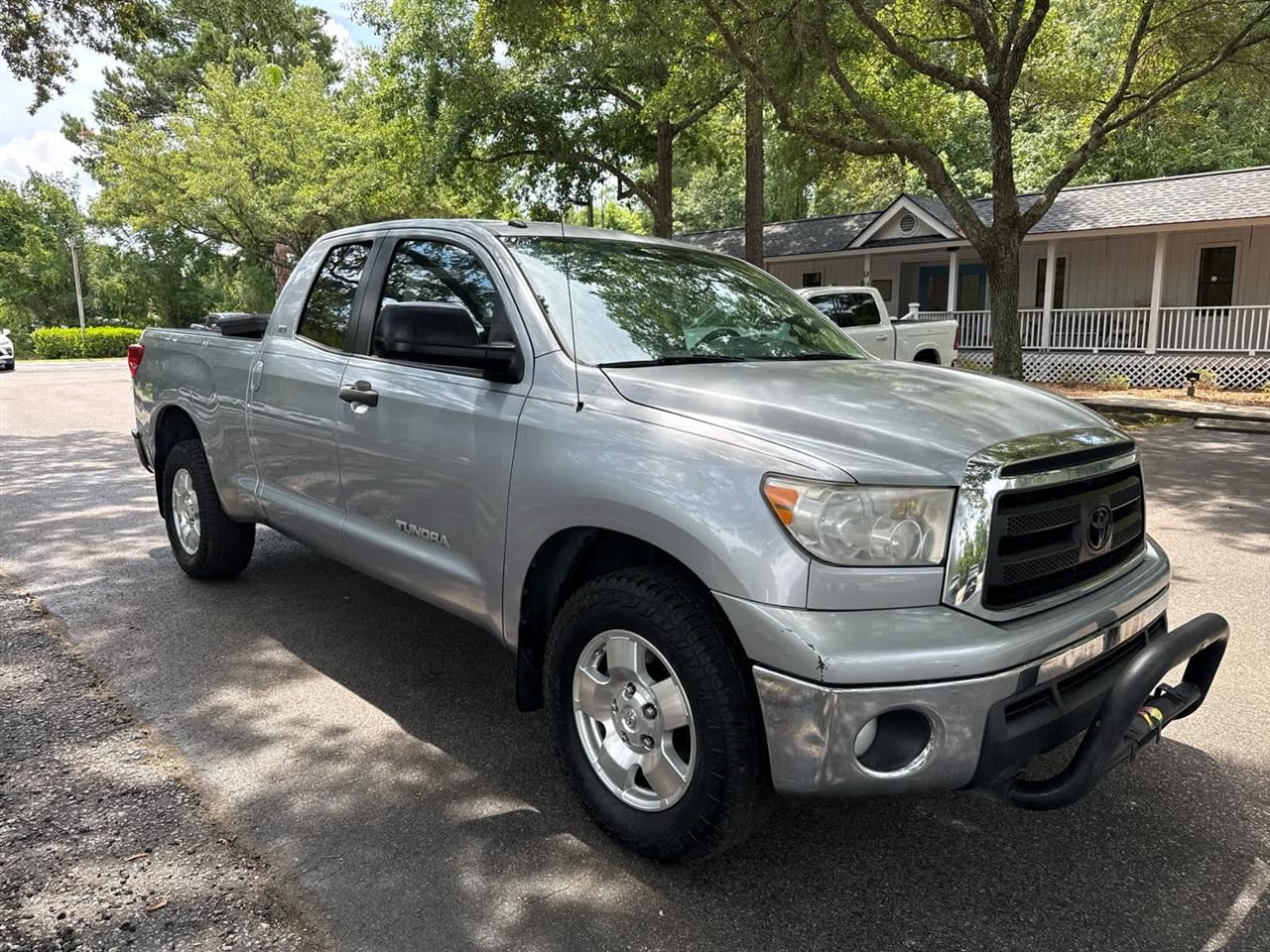 Toyota Tundra  2011