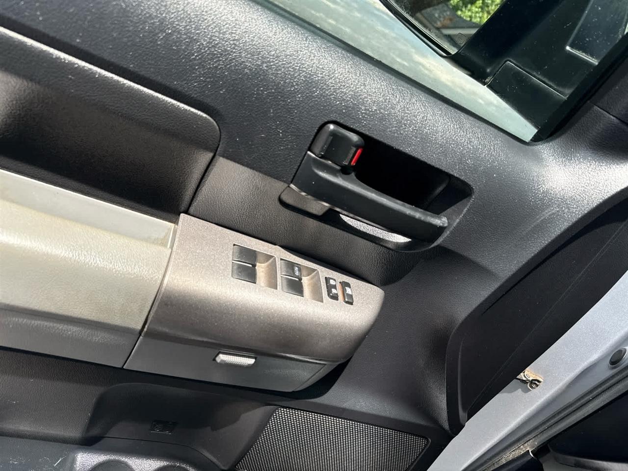 Toyota Tundra  2011