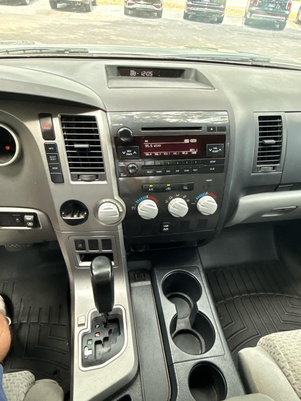 Toyota Tundra  2011