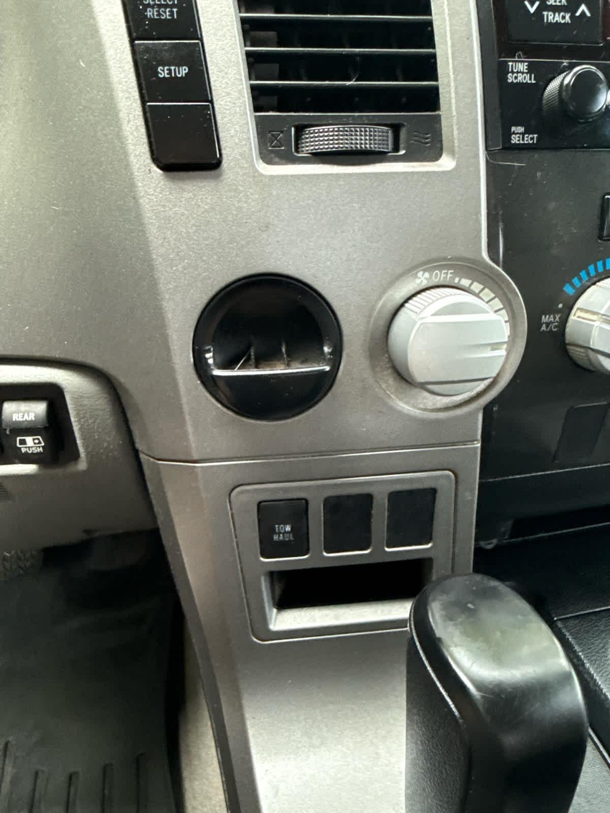Toyota Tundra  2011