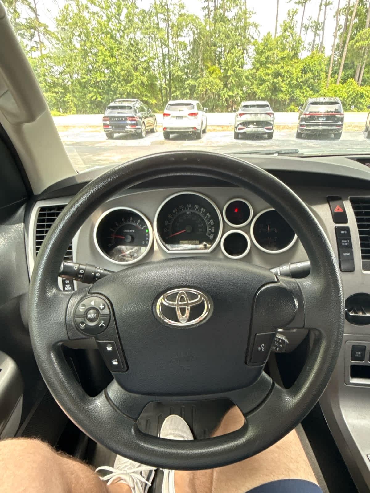 Toyota Tundra  2011