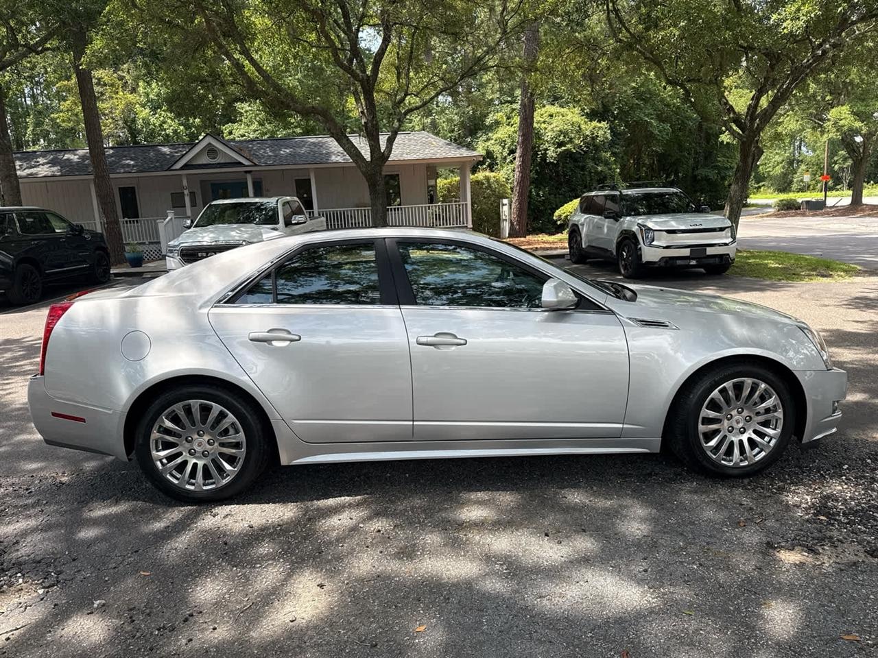 Cadillac CTS  2010