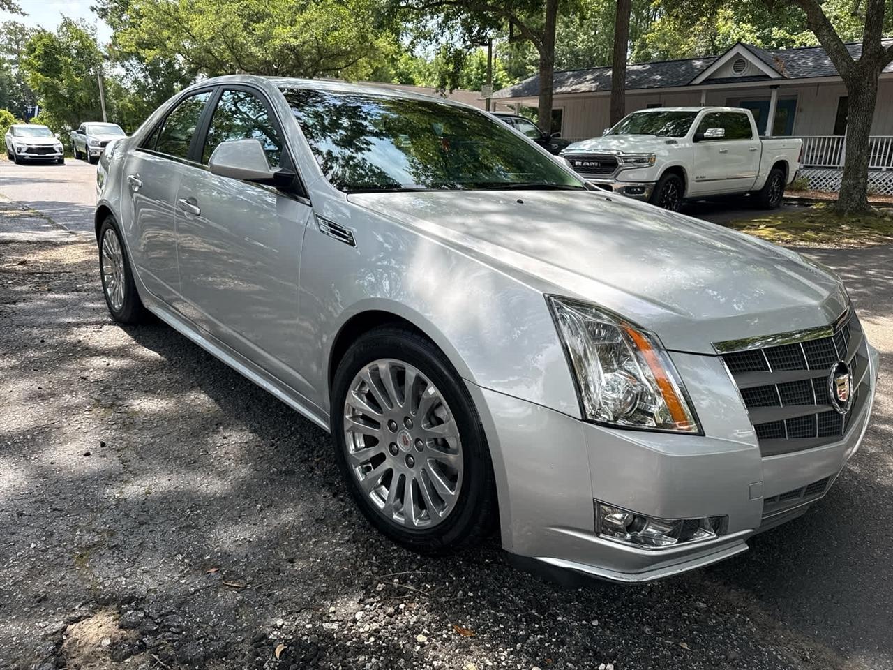 Cadillac CTS  2010