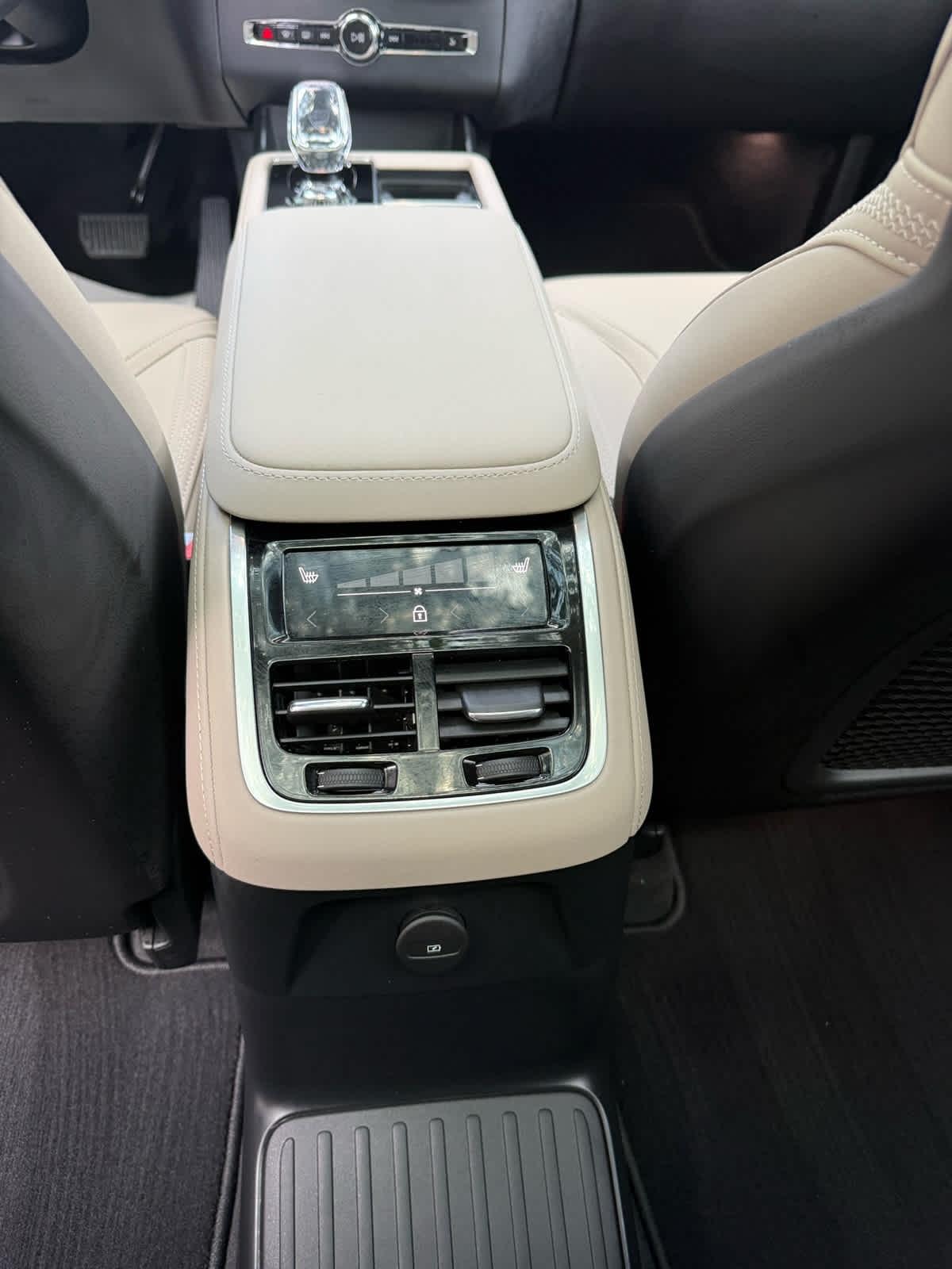 Volvo XC90  2026
